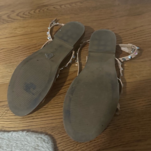 Cushionaire - Tonya Studded Flat Sandal - Picture 3 of 4